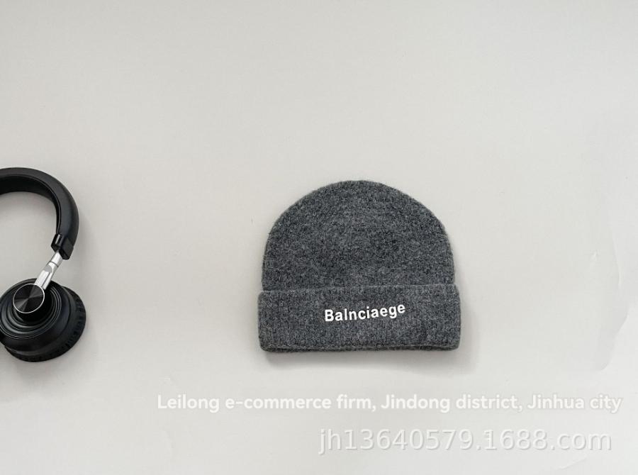 Logo Beanie  |  Womens Hats Hats Black